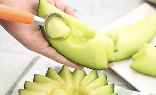 炫迈妹子吃蜜瓜,甜蜜瞬间尽收眼底